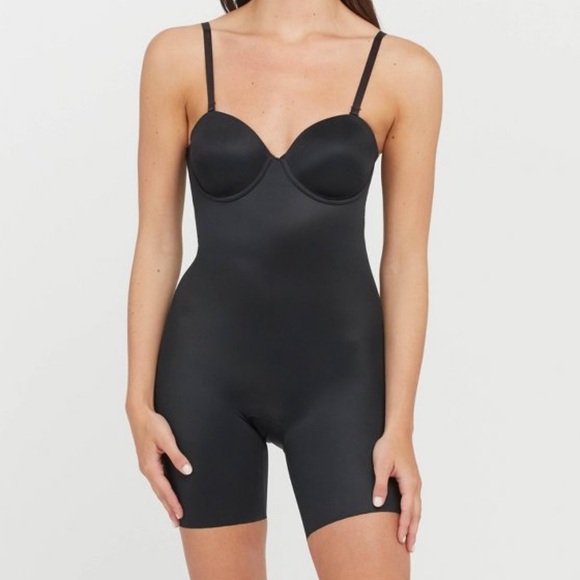 Assets By Spanx Other - Mid thigh bodysuit